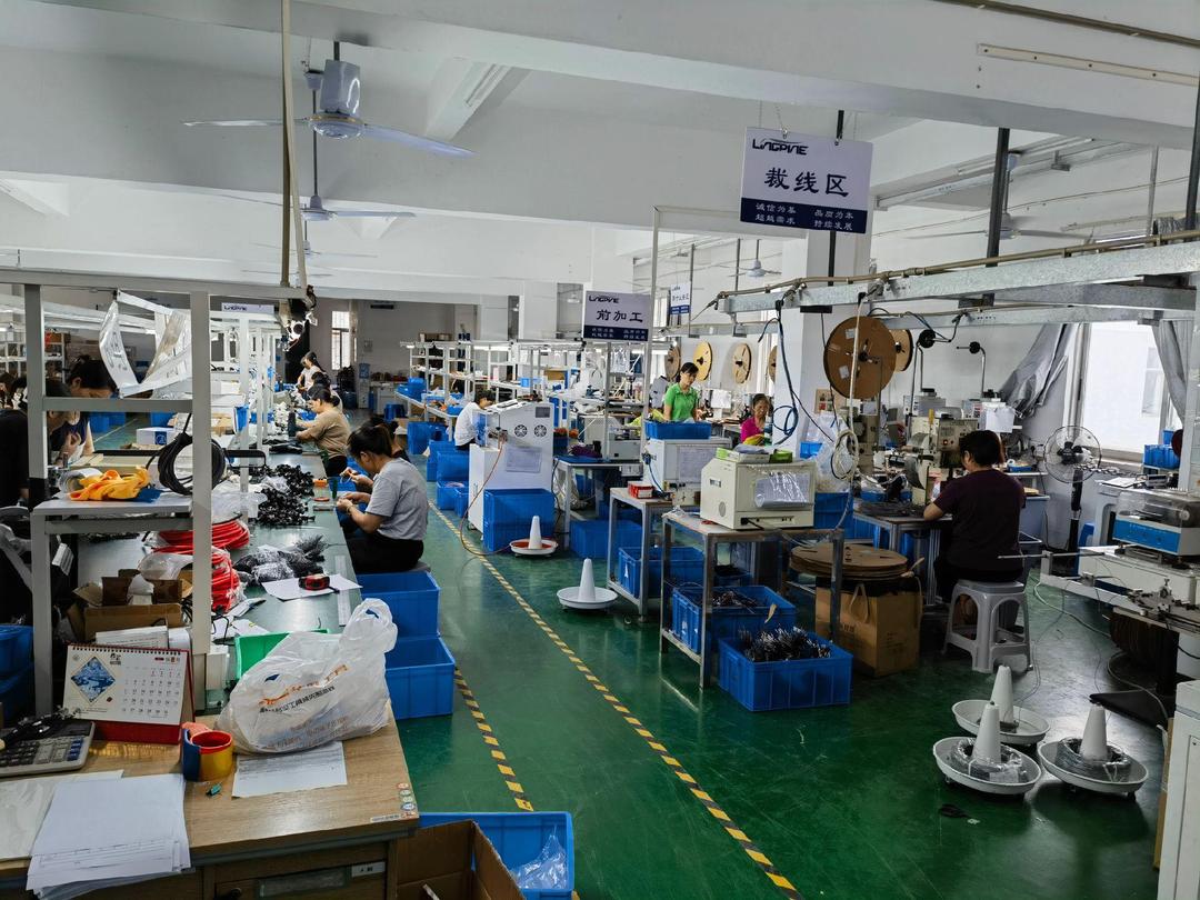 實(shí)拍展示新能源汽車(chē)線束源頭工廠 公司推出全新產(chǎn)品,實(shí)拍展示新能源