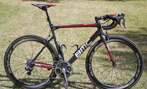 寶馬撞壞自行車,只賠800私了,自行車主 比誰(shuí)的車價(jià)格貴